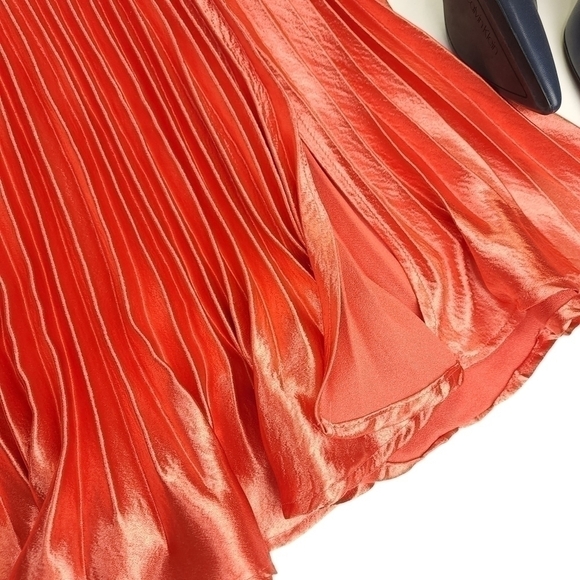 NEW YORK & COMPANY New Pleated Flutter Bottom Coral Shimmer Skirt Sz M - Picture 7 of 11